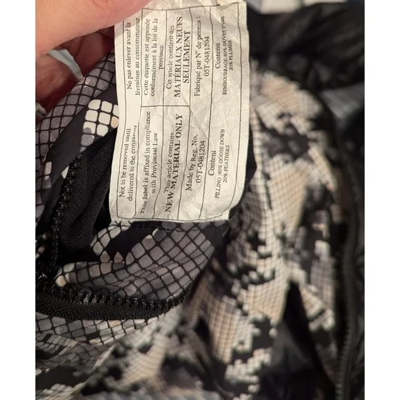 Lululemon The Fluffiest Vest Reversible Black Ziggy Snake Butter Pink Size 6